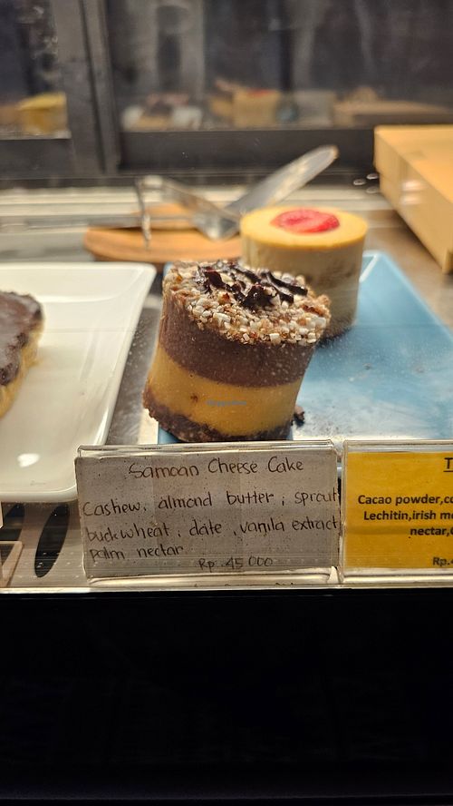 Samoa chsesecake at The Seeds of Life Raw & Vegan Restaurant - Panestanan in Ubud