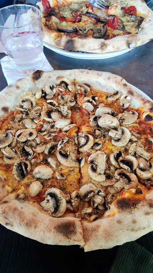 Pizza funghi at Café Spesso in Niedersachsen