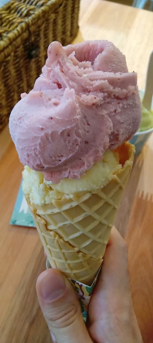 Rosa Damascena [base de morango] e Époque Tropical [base de caju] at Sorveteria Granado Verão in Rio De Janeiro