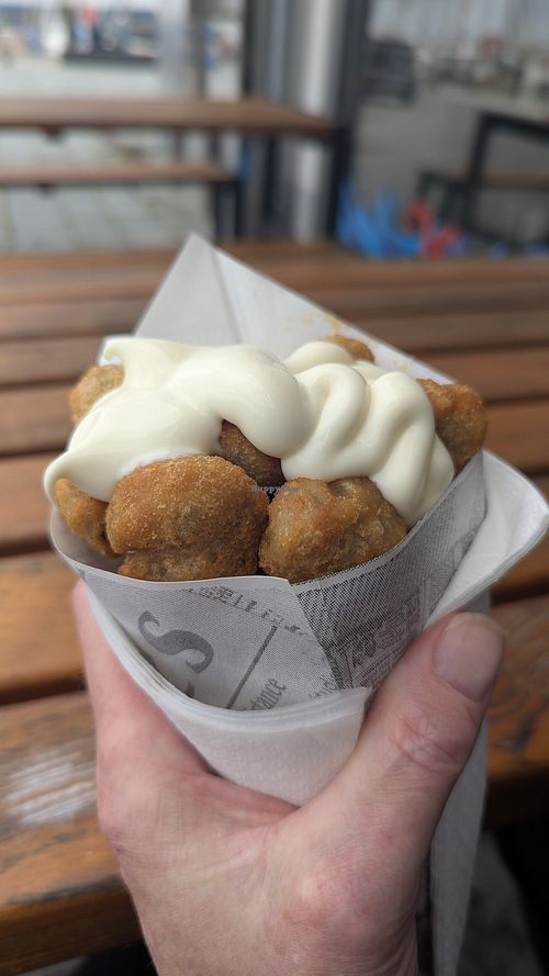 Baked mushrooms with vegan mayo at Mehrfisch in Eckernfoerde