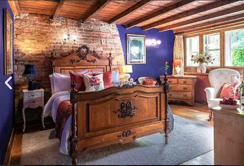 Cottage Pie 
✨ Cosy, full of character & countryside charm at Cottage Pie Holmfirth in 