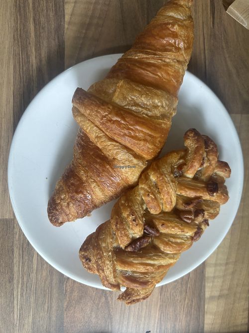 Vegan croissant and vegan pecan roll  at Amersfoorts D.I.E.P in Utrecht