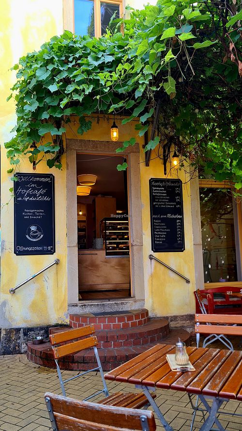 The entrance at Hofcafé im Hof des Lichts in Sachsen