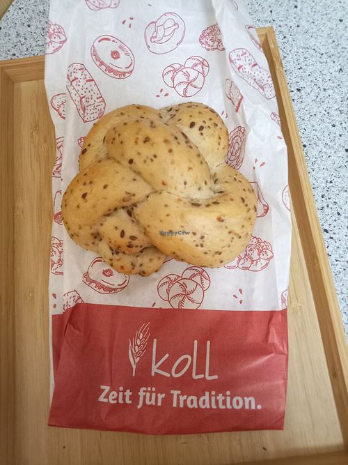 Vegan Chia Knopf at KOLL BÄCKEREI CAFE in Niederösterreich