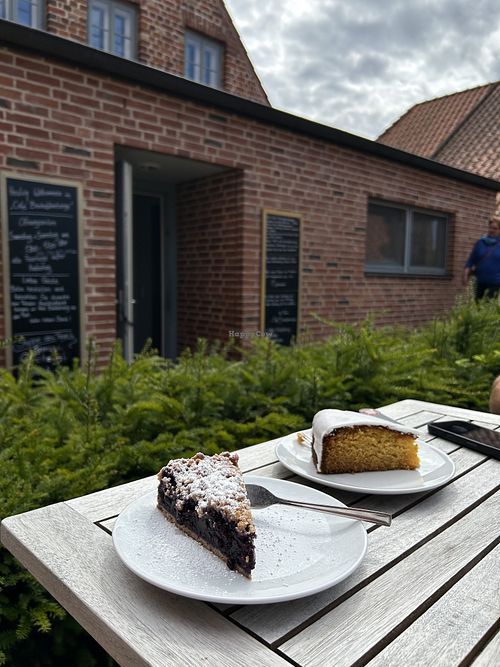 There was vegan Orange Cake and vegan blueberry cake (also gluten free) available when we were at the cafe.  at Cafe Bischofsherberge in Ratzeburg