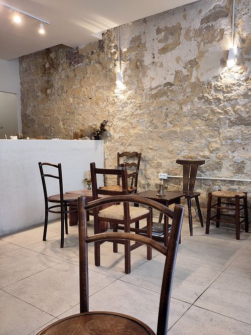 Eat-in space at VESTIGES in Paris