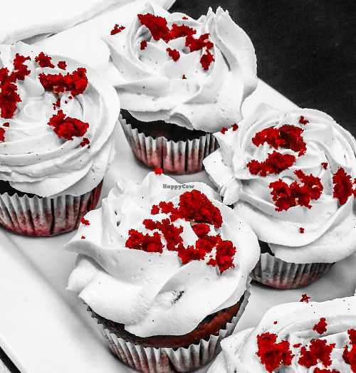 Red velvet cupcakes (with a filter).  at Veggiesaurus in The Hague