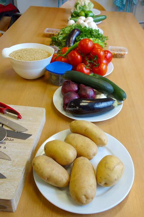 Cooking workshop 'Quick fix vegan meals', November 2014. at Veggiesaurus in The Hague