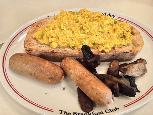 Scrambled tofu, sausages and mushrooms at The Breakfast Club - St Pancras in London