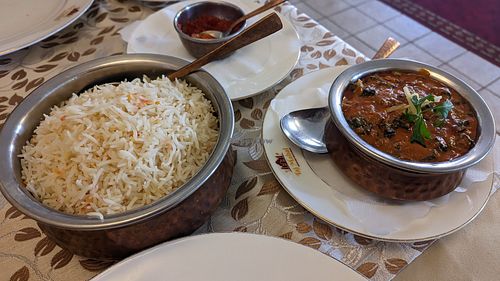 Bhindi Masala and rice (for two) at Taj Mahal Indisches Restaurant in Nordrhein-westfalen