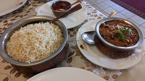 Bhindi Masala and rice (for two) at Taj Mahal Indisches Restaurant in Nordrhein-westfalen