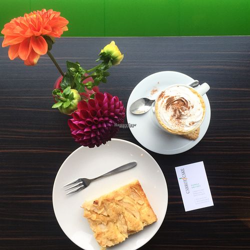apple cake and pumpkin spice latte at Carrot Cake in Dusseldorf
