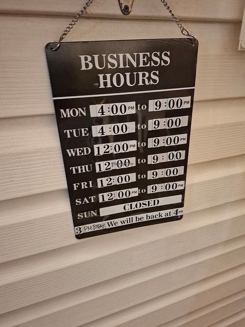 Hours at Sue's Thai Cafe in Panama City Beach