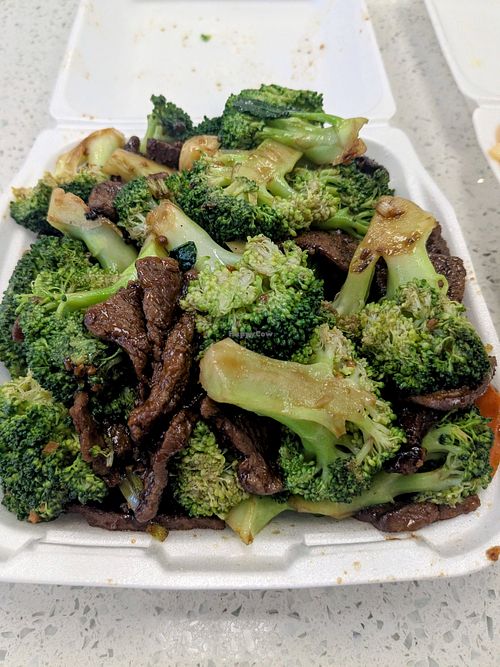 Vegan beef and broccoli, 7.5/10 at Good China in Los Angeles