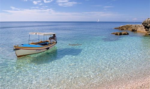 Beautiful Adriatic coast: stunning beaches at Pension Cherry Blossom in Liznjan