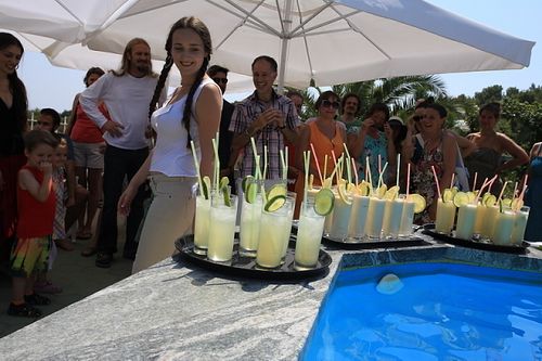 We are serving fresh healthy non-alcoholic cocktails at Pension Cherry Blossom in Liznjan