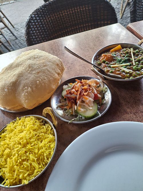 Looks at Amber in Berlin