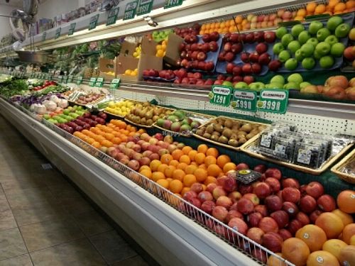 produce at Full O' Life Market and Cafe in Burbank