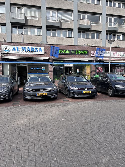 Parking on street  at El-Aziz Çigköfte in Utrecht