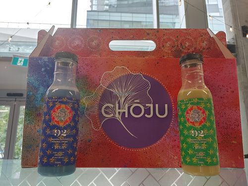 CHŌJU 
Organic vegan and plant-based smoothies 
Made with 92 minerals Seamoss 

Blend readily available blue spirulina and Moringa and ginger at Annalakshmi in Mississauga