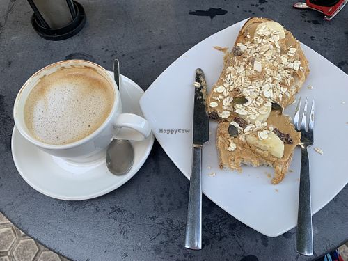 Toasta créma de cacahuete (sin miel!)  at Donostea & Coffee in Euskadi