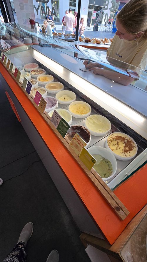 Counter - vegan coconut matcha on the right side at ICE ICE AMY in Oostende