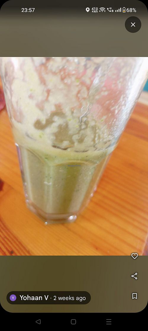 Green smoothie at Sol Cafe in Kaza