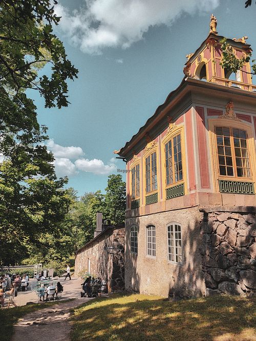  at Kina slottskafé in Stockholms Län