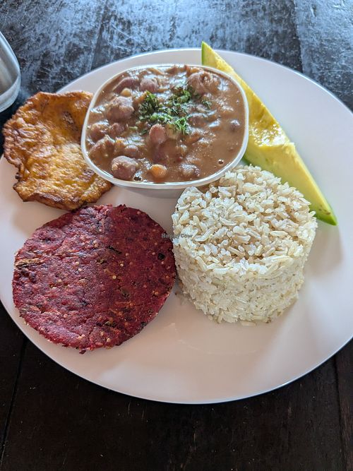Plantain, veggie patty, rice beans avocado at Semillas de Albahaca - Centro in Tunja