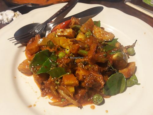 Fried red spicy curry at Mama Pooh's Kitchen in Koh Phangan