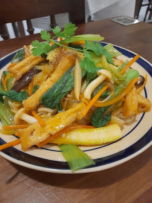 Crispy fried noodles at Chay An Yên in Ho Chi Minh City