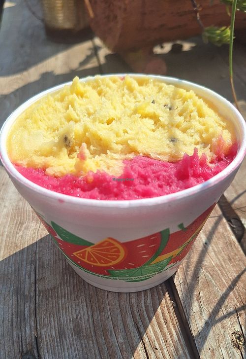 Medio litro para llevar, de frutos rojos y maracuyá 🍨🍦 at Helados Macias in Puebla