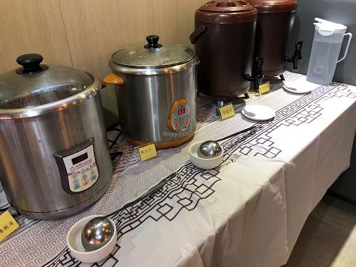 Lunch Buffet: drinks and soup at Paramita Vegetarian Restaurant - Cheung Yee in Kowloon