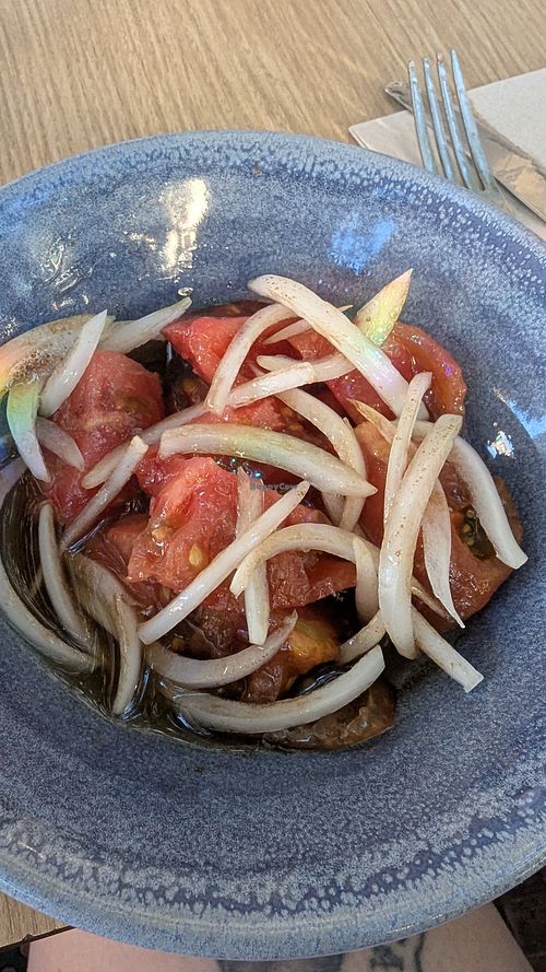 Ensalada de tomate y cebolla at Paellitas Tradición | Arroceria en Madrid in Comunidad De Madrid