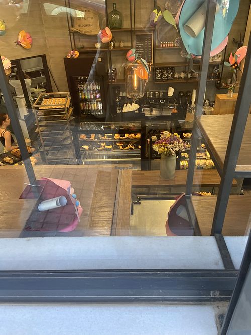 Die komplette Auslage  at Rizes in Athina