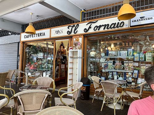 Store front  at "Il Fornaio" Pasticceria Caffetteria Di Celli Gianluca in Cervia