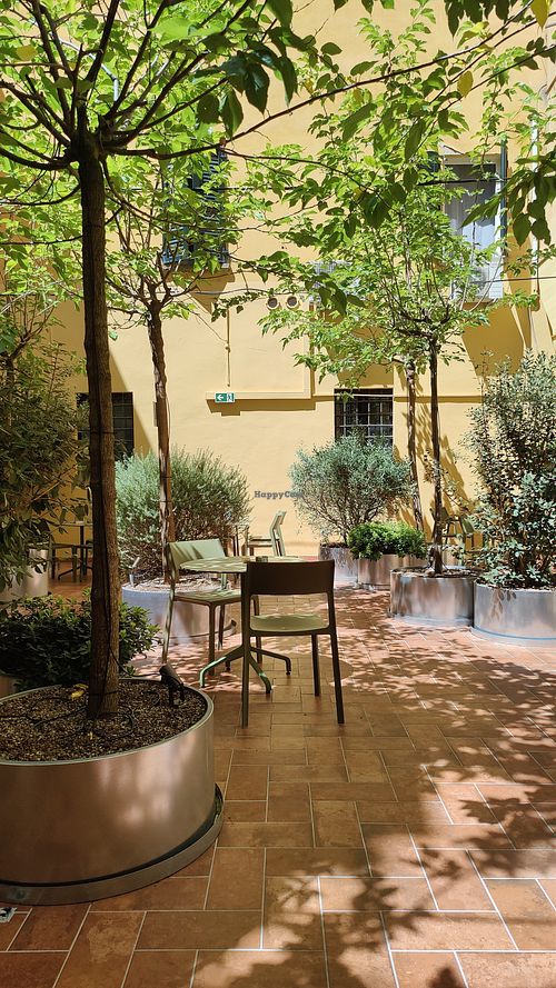 Outside seating at Mamm Ciclofocacceria in Emilia-romagna