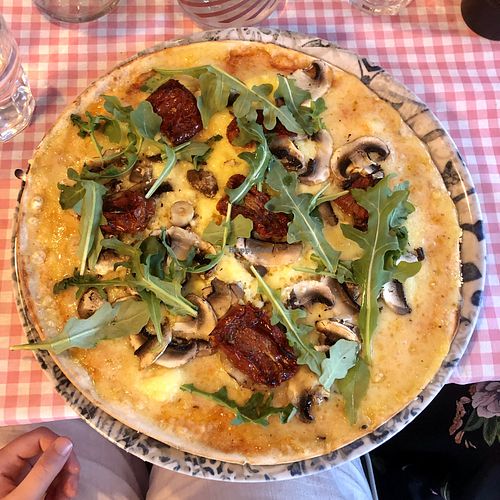 Pomodoro Pizza   at Österskär Restaurang Och Pizzeria in Stockholms Län