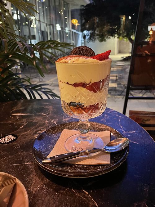 Strawberry, 2 Oreos and whipped cream (do not buy) at Bubita Bar in Barcelona