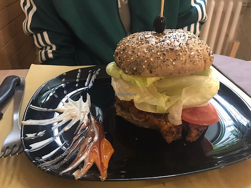 Big smoky burger at Veganda in Padua