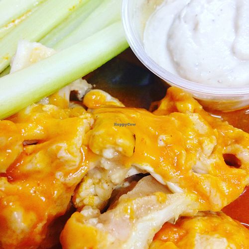 vegan buffalo couliflowers at Avocado Vegetariano - Santa Gertrudis Copo in Merida