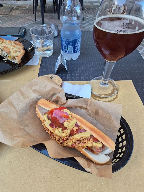 Vegan Hot Dog with onions and mustard (Brooklyn Hod Dog) at Beer Bang in Macerata