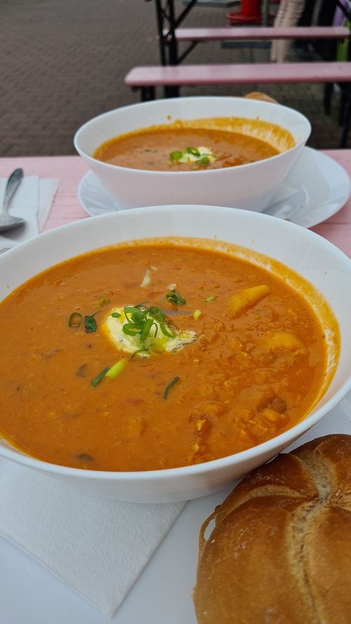 Rote Linsensuppe mit Butter (vegan) - Wochenkarte at Frau Lang’s Imbiss in Hessen