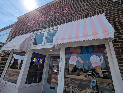  at Sylvie Dee's in Webster Groves