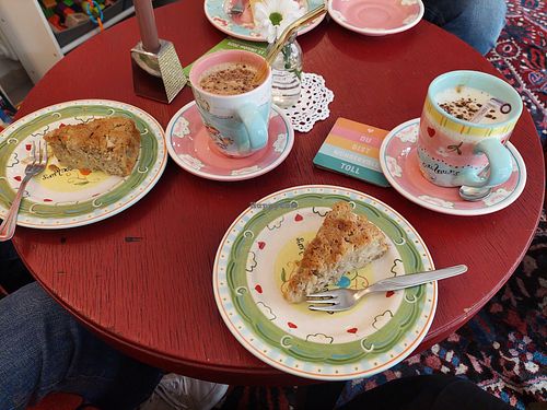 Apfelkuchen und Pumpkin Spice Latte at Kleidercafé Rita in Merzig