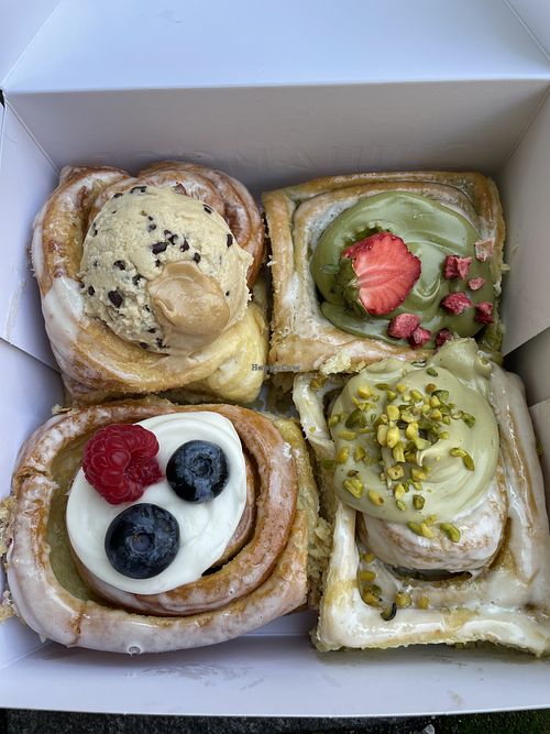 Vegan rolls : cookie dough, matcha, yuzu, pistachio   at Cinnamood in Prague