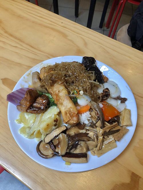 vegan buffet  at Longquan Tempel van Groot Mededogen  in Utrecht