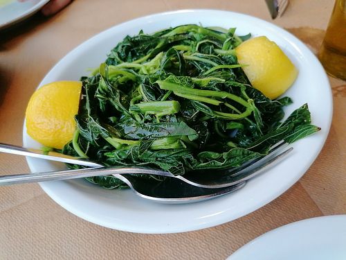 Fresh greens at Taverna Gardenia in καστράκι