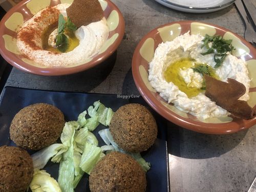 Le traditionnel trio hoummous mouttabal falafefs  at Chez Yasmina in Auvergne-rhône-alpes