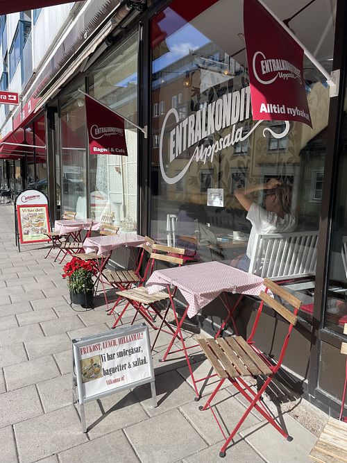 Outside  at Centralkonditoriet in Uppsala Län